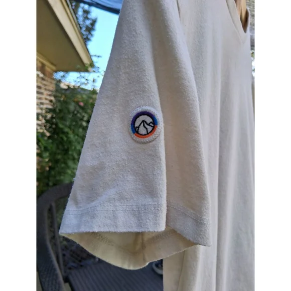 Patagonia Beige Fitz Roy Icon Responsibili Te-Shirt Sz. S MEN'S Unisex - Picture 3 of 7